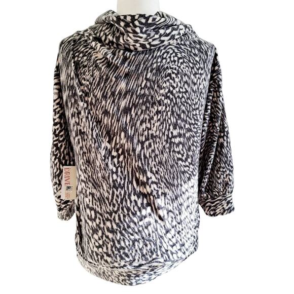 Willow Drive Cowl Neck Animal Print Fleece Top - Picture 6 of 7